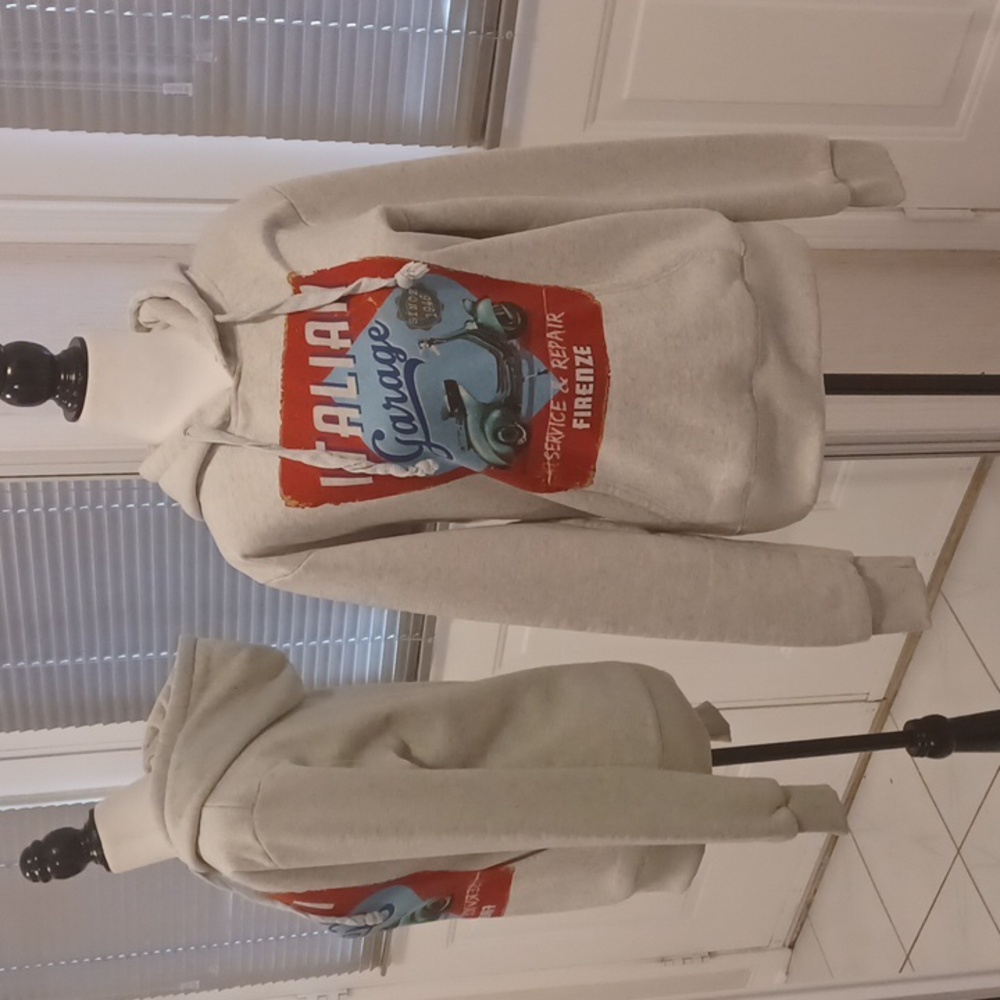 4/$80 Light Gray Heathered Hoodie - Size Medium